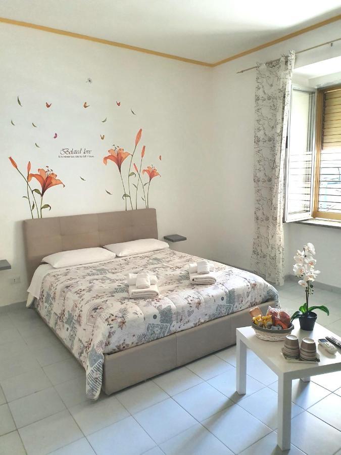 לינה וארוחת בוקר סלרנו Le Tre Orchidee מראה חיצוני תמונה
