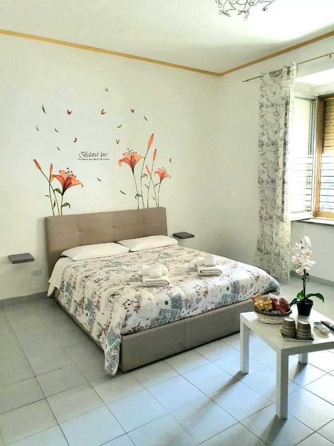 לינה וארוחת בוקר סלרנו Le Tre Orchidee מראה חיצוני תמונה