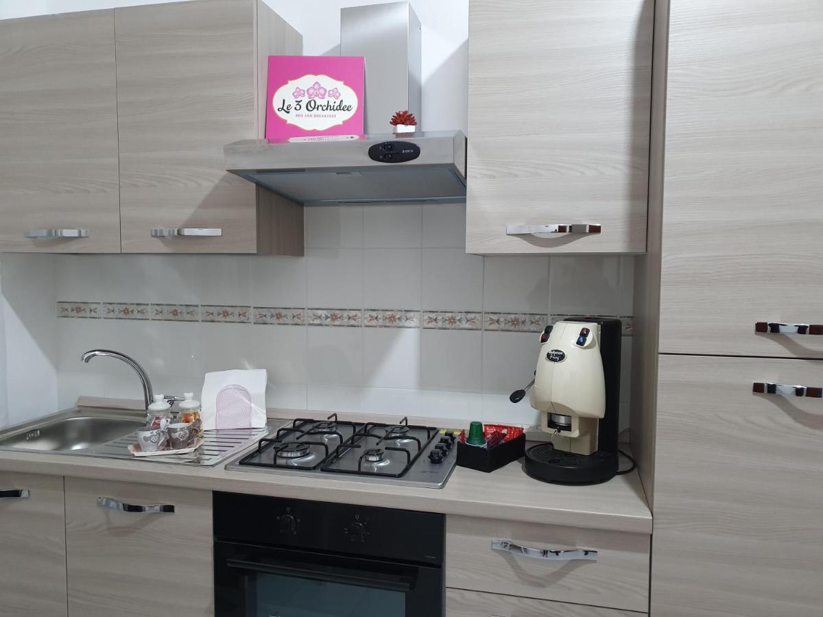 לינה וארוחת בוקר סלרנו Le Tre Orchidee מראה חיצוני תמונה