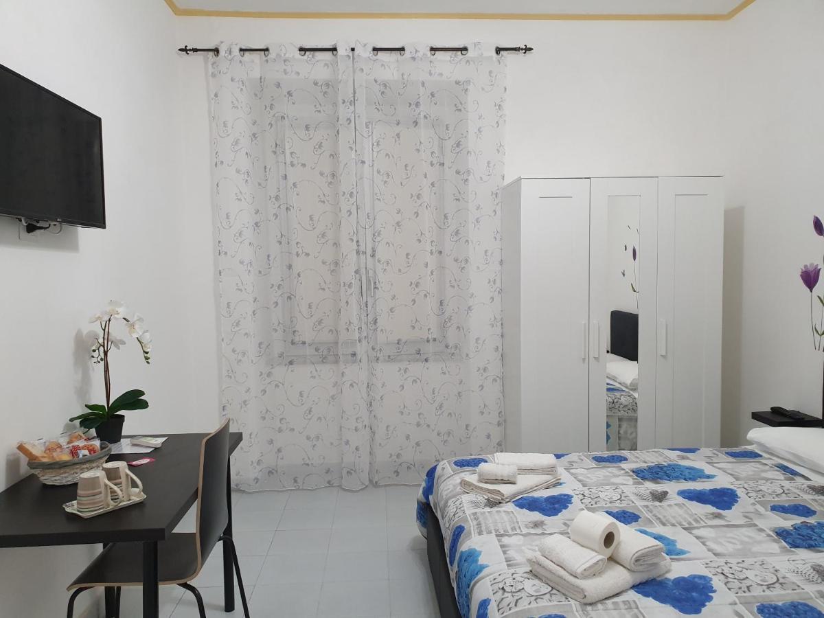 לינה וארוחת בוקר סלרנו Le Tre Orchidee מראה חיצוני תמונה